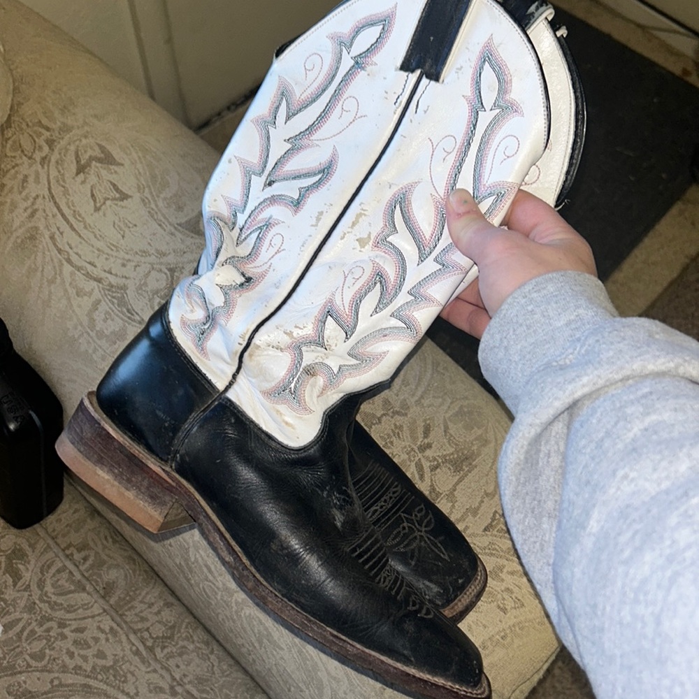 justin cowboy boots